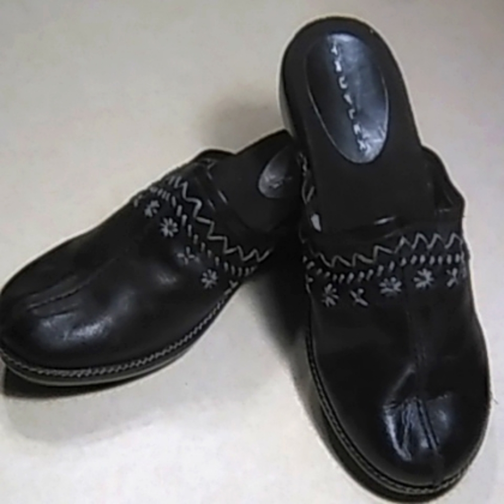 Truflex black leather clog / mules